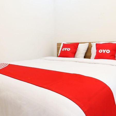 Oyo 1191 Monalisa Residence And Cafe Padang  Bagian luar foto